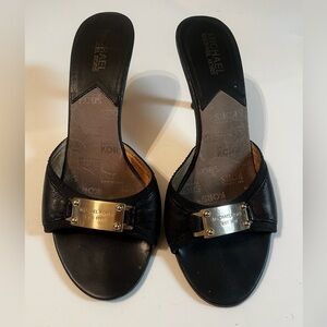 Michael Michael Kors Black Gold Sz 8M open toe heels sandals Women